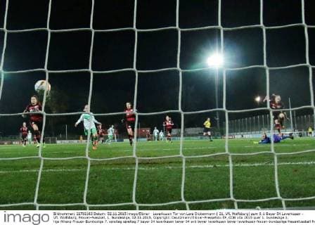 Leverkusen Tor von Lara Dickenmann ( 21, VfL Wolfsburg) zum 0:1 Bayer 04 Leverkusen - VfL Wolfsburg, Frauen-Fussball, 1. Bundesliga, 02.11.2015, Copyright: Deutzmann Eibner-Pressefoto EP_CDN