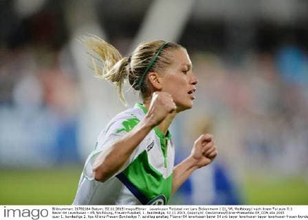 Leverkusen Torjubel von Lara Dickenmann ( 21, VfL Wolfsburg) nach ihrem Tor zum 0:1 Bayer 04 Leverkusen - VfL Wolfsburg, Frauen-Fussball, 1. Bundesliga, 02.11.2015, Copyright: Deutzmann Eibner-Pressefoto EP_CDN