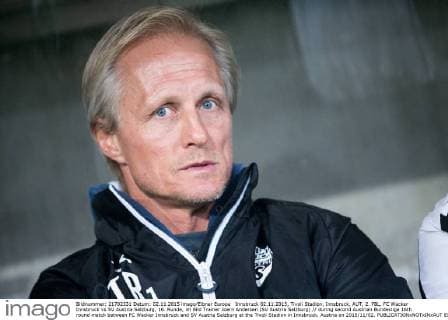 Innsbruck 02.11.2015, Tivoli Stadion, Innsbruck, AUT, 2. FBL, FC Wacker Innsbruck vs SV Austria Salzburg, 16. Runde, im Bild Trainer Joern Andersen (SV Austria Salzburg) during second Austrian Bundesliga 16th round match between FC Wacker Innsbruck and SV Austria Salzburg at the Tivoli Stadion in Innsbruck, Austria on 2015 11 02.  EX_JAK  