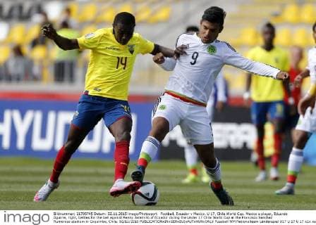 Football, Ecuador v Mexico. U 17, Chile World Cup. Mexico s player, Eduardo Aguirre, right, battles for the ball against Renny Jaramillo of Ecuador during the Under 17 Chile World Cup at the Francisco Sanchez Rumoroso stadium in Coquimbo, Chile. 02 11 2015 