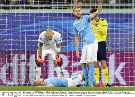 Fußball, Champions League, Schachtar Donezk - Malmö FF Malmö FFs Anton Tinnerholm, Rasmus Bengtsson - Champions League, Shakhtar Donetsk vs. Malmö FF.  Copyright: PETTERxARVIDSON BB151103PA101