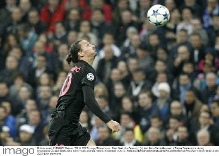 Real Madrid s Casemiro (r) and Paris Saint-Germain s Zlatan Ibrahimovic during Champions League 2014 2015 Semi-finals 2nd leg match. November 3,2015.  (2015110331)