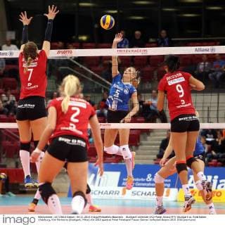 Stuttgart Volleyball DVV-Pokal Allianz MTV Stuttgart vs. Rote Raben Vilsbiburg, Kim Renkema (Stuttgart; Mitte)