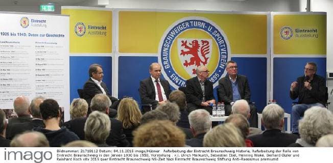 Aufarbeitung der Eintracht Braunschweig Historie, Aufarbeitung der Rolle von Eintracht Braunschweig in den Jahren 1930 bis 1950, Vorstellung . v.l. Ulrich Markurth, Sebastian Ebel, Henning Niske, Gerhard Gizler und Reinhard Koch
