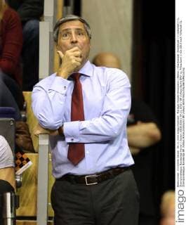 Manager Kaweh Niroomand Aktion Oberkoerper Oberkörper Volleyball CL Championsleague Bundesliga Herren Saison 2015 2016 04.11.2015 BR Volleys Berlin BRV vs. Arkas Izmir