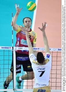 Volleyball, Champions League, Dukla Liberec - PGE Skra Belchatow Men s Volleyball Champions League 1st round group E match, Liberec against Belchatow in Liberec, Czech Republic, November 5, 2015. Adrian Patucha (left) of Liberec and Facundo Conte of Belchatow. (CTKxPhoto RadekxPetrasek) CTKPhotoP201511050956101  PER 2