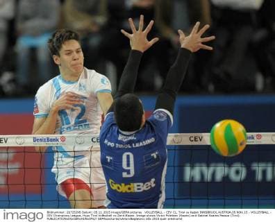 VOLLEYBALL - CEV CL, Tirol vs Kazan INNSBRUCK,AUSTRIA,05.NOV.15 - VOLLEYBALL - CEV Champions League, Hypo Tirol Volleyball vs Zenit Kazan. Image shows Victor Poletaev (Kazan) and Gabriel Soares Pessoa (Tirol). GEPAxpictures xAmirxBeganovic