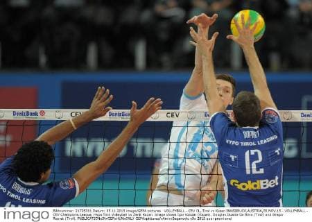 VOLLEYBALL - CEV CL, Tirol vs Kazan INNSBRUCK,AUSTRIA,05.NOV.15 - VOLLEYBALL - CEV Champions League, Hypo Tirol Volleyball vs Zenit Kazan. Image shows Igor Kobzar (Kazan), Douglas Duarte Da Silva (Tirol) and Gregor Ropret (Tirol). GEPAxpictures xAmirxBeganovic