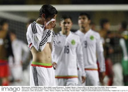 Football, Mexico v Nigeria FIFA U-17 World Cup Chile 2015. Mexico s players reacts after losing against Nigeria for the semifinals FIFA U-17 World Cup Chile 2015, at alcaldesa Ester Roa Rebolledo stadium in Concepcion, Chile. 05 11 2015. - Futbol, Mexico v Nigeria. Semifinales, Mundial Sub17. 