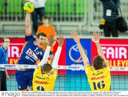 Ljubljana 05.11.2015, Arena Stozice, Ljubljana, SLO, CEV Volleyball Champions League, ACH Volley vs Modena Volley, im Bild Eric Mochalski of ACH vs Earvin Ngapeth of Modena and Lucas Saatkamp of Modena during CEV Volleyball Champions League match between ACH Volley and Modena Volley at the Arena Stozice in Ljubljana, Slovenia on 2015 11 05.  EX_PON  