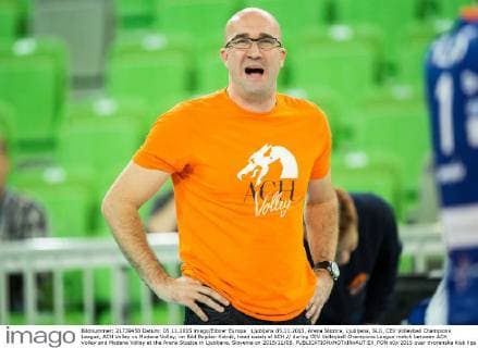 Ljubljana 05.11.2015, Arena Stozice, Ljubljana, SLO, CEV Volleyball Champions League, ACH Volley vs Modena Volley, im Bild Bogdan Kotnik, head coach of ACH during CEV Volleyball Champions League match between ACH Volley and Modena Volley at the Arena Stozice in Ljubljana, Slovenia on 2015 11 05.  EX_PON  