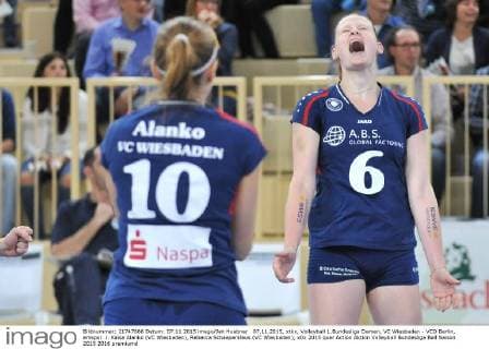 07.11.2015, xtkx, Volleyball 1.Bundesliga Damen, VC Wiesbaden - VCO Berlin, emspor .l. Kaisa Alanko (VC Wiesbaden), Rebecca Schaeperklaus (VC Wiesbaden),