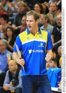Schwerin, 07. November 2015 Volleyball, Saison 2015 2016, Bundesliga, Frauen, Schweriner SC - SC Potsdam: Felix Koslowski (Trainer Schweriner SC) jubelt