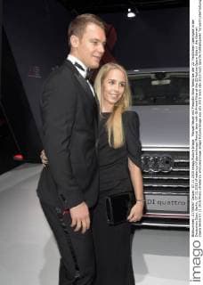 Manuel Neuer mit Freundin Nina Weiss bei der 22. Festlichen Operngala in der Deutschen Oper. Berlin, 07.11.2015 xFredericx xFuturexImage Manuel later with Girlfriend Nina at the 22 festive Opera Gala in the German Opera Berlin 07 11 2015 Photo xFredericx xFuturexImage imago FuturexImage