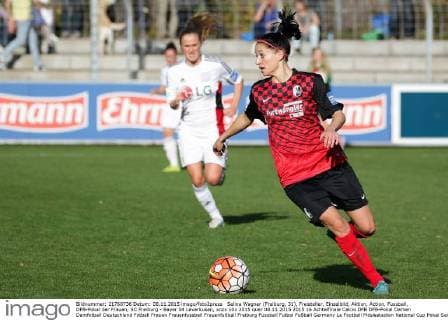Selina Wagner (Freiburg, 31), Freisteller, Einzelbild, Aktion, Action, Fussball, DFB-Pokal der Frauen, SC Freiburg - Bayer 04 Leverkusen, xozx