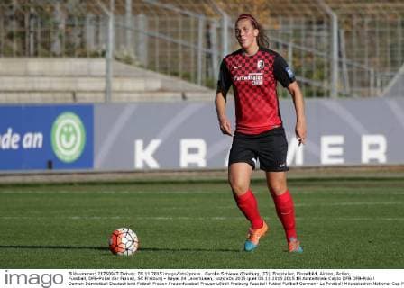 Carolin Schiewe (Freiburg, 33), Freisteller, Einzelbild, Aktion, Action, Fussball, DFB-Pokal der Frauen, SC Freiburg - Bayer 04 Leverkusen, xozx