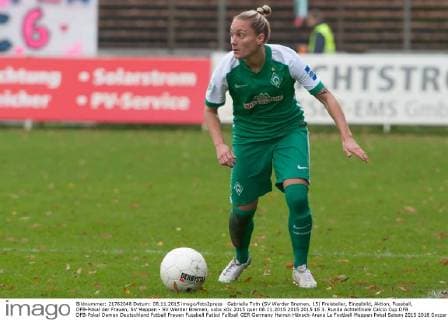 Gabriella Toth (SV Werder Bremen, 15) Freisteller, Einzelbild, Aktion, Fussball, DFB-Pokal der Frauen, SV Meppen - SV Werder Bremen, xobx