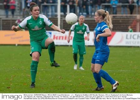 v.li.: Stephanie Goddard (SV Werder Bremen, 23) im Zweikampf mit Joana Beckers (SV Meppen, 9), Fussball, DFB-Pokal der Frauen, SV Meppen - SV Werder Bremen, xobx