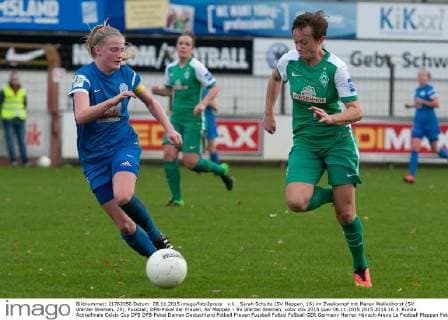 v.li.: Sarah Schulte (SV Meppen, 16) im Zweikampf mit Maren Wallenhorst (SV Werder Bremen, 25), Fussball, DFB-Pokal der Frauen, SV Meppen - SV Werder Bremen, xobx