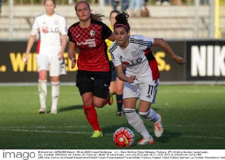 v.li.: Clara Schöne (Clara Schoene, Freiburg, 27), Kristina Sundov (Leverkusen, 11), Fussball, DFB-Pokal der Frauen, SC Freiburg - Bayer 04 Leverkusen, xozx