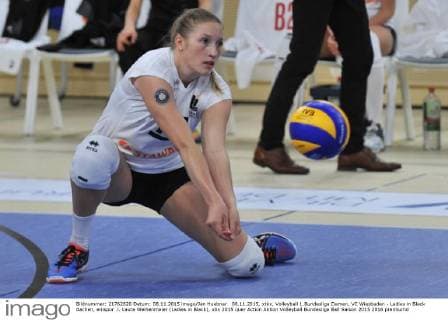 08.11.2015, xtkx, Volleyball 1.Bundesliga Damen, VC Wiesbaden - Ladies in Black Aachen, emspor .l. Laura Weihenmaier (Ladies in Black),