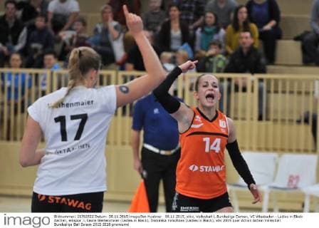 08.11.2015, xtkx, Volleyball 1.Bundesliga Damen, VC Wiesbaden - Ladies in Black Aachen, emspor .l. Laura Weihenmaier (Ladies in Black), Dominika Valachova (Ladies in Black),