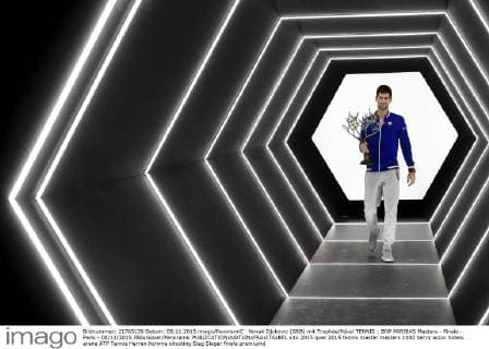 Novak Djokovic (SRB) mit Trophäe Pokal TENNIS : BNP PARIBAS Masters - Finale - Paris - 08 11 2015 JBAutissier Panoramic 
