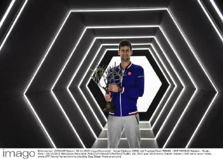 Novak Djokovic (SRB) mit Trophäe Pokal TENNIS : BNP PARIBAS Masters - Finale - Paris - 08 11 2015 JBAutissier Panoramic 