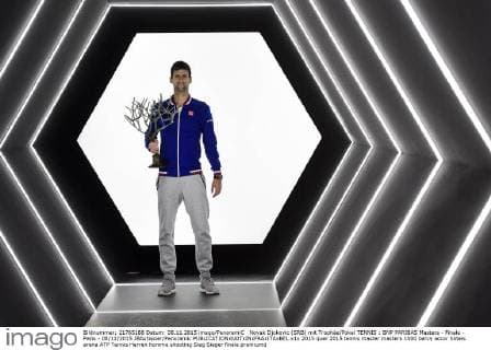 Novak Djokovic (SRB) mit Trophäe Pokal TENNIS : BNP PARIBAS Masters - Finale - Paris - 08 11 2015 JBAutissier Panoramic 