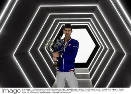 Novak Djokovic (SRB) mit Trophäe Pokal TENNIS : BNP PARIBAS Masters - Finale - Paris - 08 11 2015 JBAutissier Panoramic 