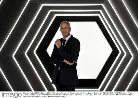 Fotoshooting mit Turnierdirektor Guy Forget TENNIS : BNP PARIBAS Masters - Finale - Paris - 08 11 2015 JBAutissier Panoramic 