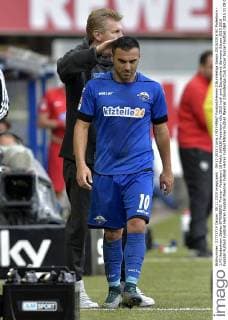 08-11-2015 pmk MX145667 Fussball Herren 2.Bundesliga Saison 2015 2016 SC Paderborn - 1.FC Heidenheim Stefan EFFENBERG -Trainer- Paderborn 10 Mahir SAGLIK Paderborn