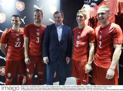 Czech soccer representation team - players from left Vladimir Darida, Vaclav Kadlec, coach Pavel Vrba, Borek Dockal, Pavel Kaderabek present their new jerseys in Prague, Czech Republic, on November 9, 2015. (CTKxPhoto RomanxVondrous) CTKPhotoP201511090763101  vnd 2