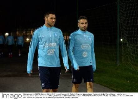 Fußball, Training Nationalteam Frankreich Andre Pierre Gignac - Loic Perrin - Training Nationalteam Frankreich - 09 11 2015 AnthonyBIBARD FEP Panoramic 