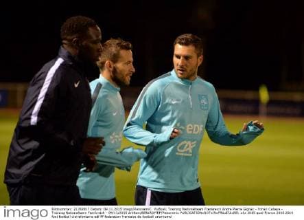 Fußball, Training Nationalteam Frankreich Andre Pierre Gignac - Yohan Cabaye - Training Nationalteam Frankreich - 09 11 2015 AnthonyBIBARD FEP Panoramic 