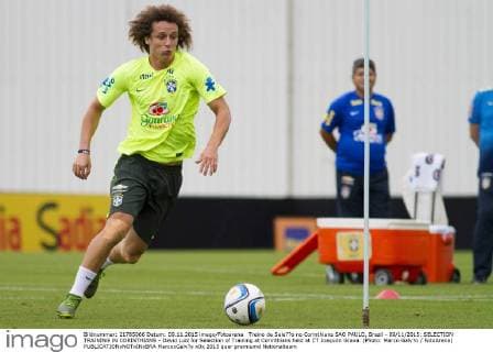 Treino da Sele??o no Corinthians SAO PAULO, Brazil - 09 11 2015: SELECTION TRAINING IN CORINTHIANS - David Luiz for Selection of Training at Corinthians held at CT Joaquim Grava. (Photo: Marco Galv?o FotoArena)  MarcoxGalv?o