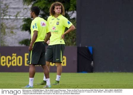 Treino da Sele??o no Corinthians SAO PAULO, Brazil - 09 11 2015: SELECTION TRAINING IN CORINTHIANS - David Luiz for Selection of Training at Corinthians held at CT Joaquim Grava. (Photo: Marco Galv?o FotoArena)  MarcoxGalv?o