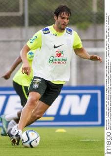 Treino da Sele??o no Corinthians SAO PAULO, Brazil - 09 11 2015: SELECTION TRAINING IN CORINTHIANS - Kaka during Selection of training at Corinthians held at CT Joaquim Grava. (Photo: Marco Galv?o FotoArena)  MarcoxGalv?o