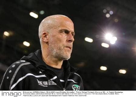 Trainer Michael Frontzeck (Hannover 96) - 1. Fussball Bundesliga Punktspiel Saison 2015-2016 Hannover 96 vs. Hertha BSC Berlin in der HDI Arena in Hannover - Portrait,Deutschland, Fussball, Mann, Maenner,06.11.2015
