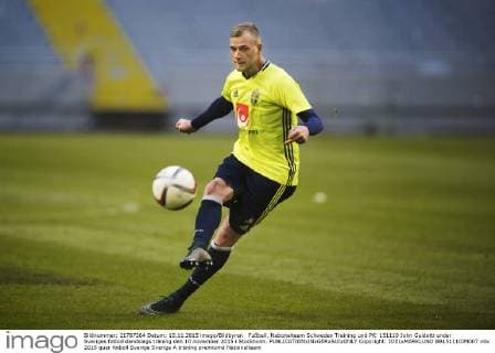 Fußball, Nationalteam Schweden Training und PK 151110 John Guidetti under Sveriges fotbollslandslags träning den 10 november 2015 i Stockholm.  Copyright: JOELxMARKLUND BB151110JM007