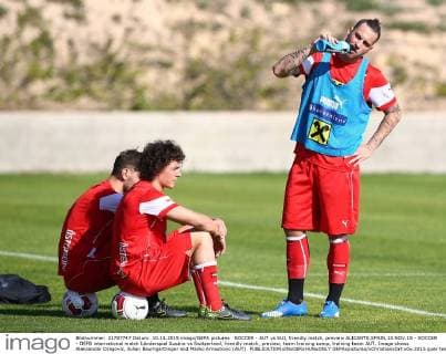 SOCCER - AUT vs SUI, friendly match, preview ALICANTE,SPAIN,10.NOV.15 - SOCCER - OEFB international match Länderspiel Austria vs Switzerland, friendly match, preview, team training camp, training team AUT. Image shows Aleksandar Dragovic, Julian Baumgartlinger and Marko Arnautovic (AUT). GEPAxpictures xChristianxOrt