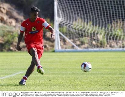 SOCCER - AUT vs SUI, friendly match, preview ALICANTE,SPAIN,10.NOV.15 - SOCCER - OEFB international match Länderspiel Austria vs Switzerland, friendly match, preview, team training camp, training team AUT. Image shows Rubin Okotie (AUT). GEPAxpictures xChristianxOrt