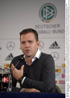 10.11.2015, Fussball Deutsche Nationalmannschaft, Zusammenkunft der Mannschaft vor dem Länderspiel gegen Frankreich, Pressekonferenz der deutschen Mannschaft in München im Mannschaftshotel Hilton. Teammanager Oliver Bierhoff (Deutschland). 