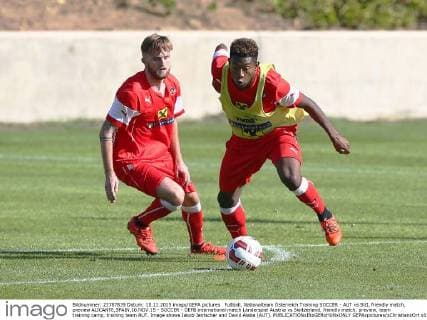 Fußball, Nationalteam Österreich Training SOCCER - AUT vs SUI, friendly match, preview ALICANTE,SPAIN,10.NOV.15 - SOCCER - OEFB international match Länderspiel Austria vs Switzerland, friendly match, preview, team training camp, training team AUT. Image shows Jakob Jantscher and David Alaba (AUT). GEPAxpictures xChristianxOrt
