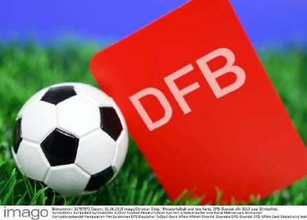 FOTOMONTAGE, Black and white leather soccer with flag of Scotland ** NUR FUER REDAKTIONELLE ZWECKE ** EDITORIAL USE ONLY **