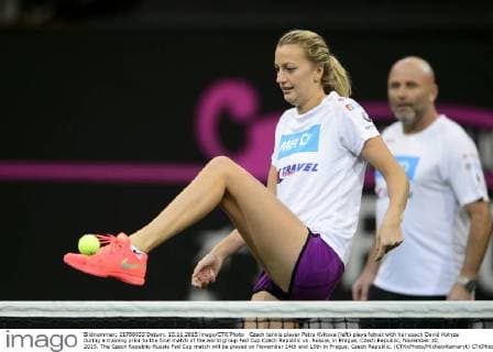Czech tennis player Petra Kvitova (left) plays futnet with her coach David Kotyza during a training prior to the final match of the world group Fed Cup Czech Republic vs. Russia, in Prague, Czech Republic, November 10, 2015. The Czech Republic-Russia Fed Cup match will be played on November 14th and 15th in Prague, Czech Republic. (CTKxPhoto MichalxKamaryt) CTKPhotoP201511100815401  kmt 19