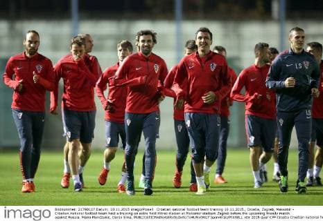 Croatian national football team training 10.11.2015., Croatia, Zagreb, Maksimir - Croatian national football team held a training on extra field Hitrec-Kacian at Maksimir stadium Zagreb before the upcoming friendy match against Russia. Mario Mandzukic, Darijo Srna.  IgorxKralj PIXSELL