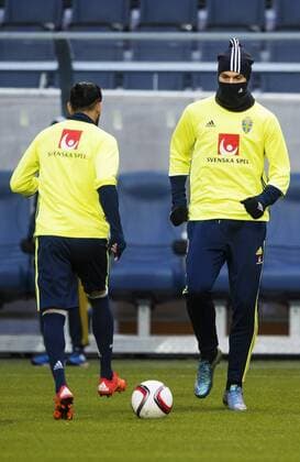 151111 Erkan Zengin, Zlatan Ibrahimovic - Fussball, Training Nationalteam Schweden in Stockholm.  JOELxMARKLUND BB151111JM015