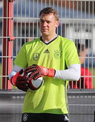 11.11.2015, DFB Team Training, Säbenerstrasse, München, Fussball, im Bild: Torwart Manuel Neuer (FCB)