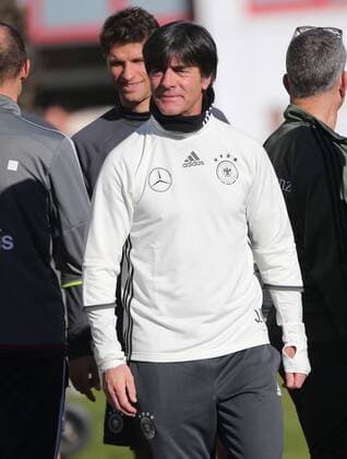 11.11.2015, DFB Team Training, Säbenerstrasse, München, Fussball, im Bild: Trainer Joachim Loew (Deutschland)
